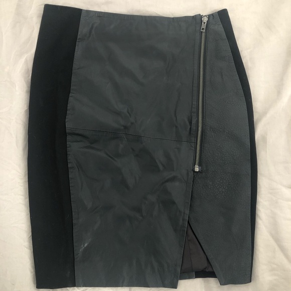 Black Leather Skirt - Picture 1 of 6